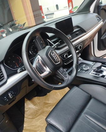 Audi Q5 cena 123000 przebieg: 180000, rok produkcji 2019 z Skawina małe 92